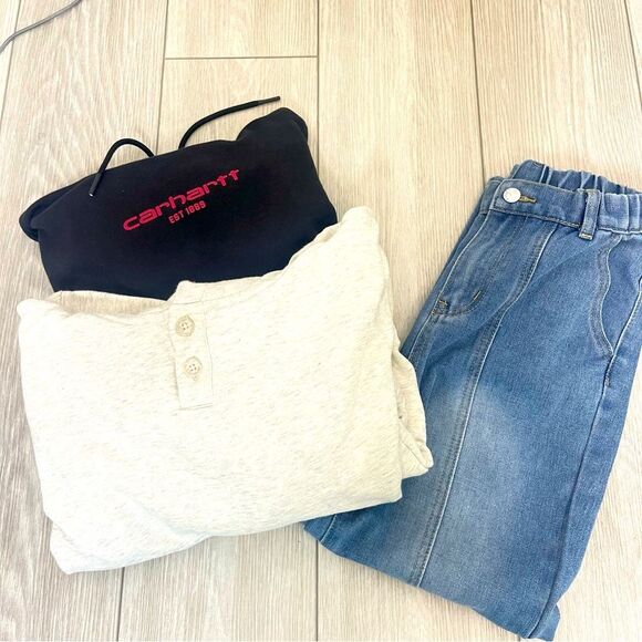 Boys bundle of 2 sweatshirts and one denim - Picture 1 of 10
